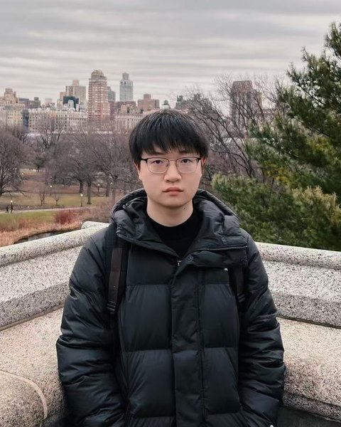 Portrait of Wenrui Huang